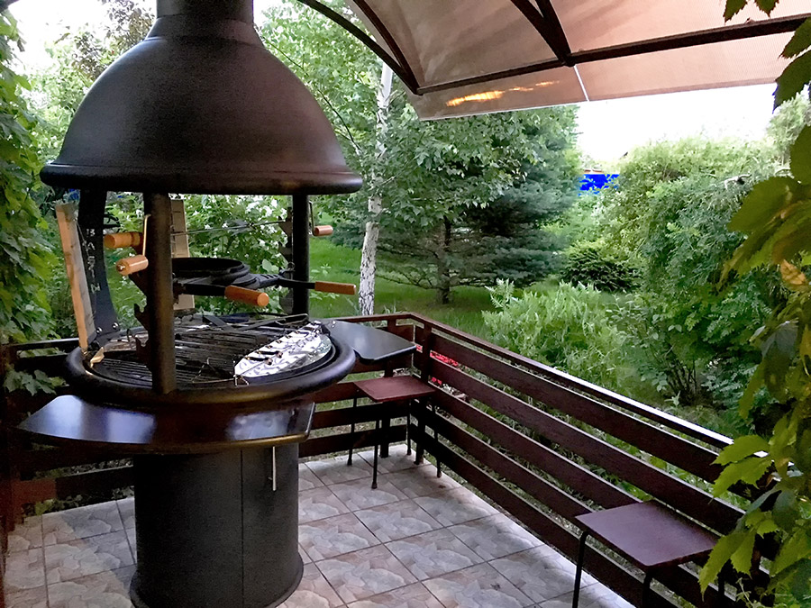 фото финского садового гриля барбекю аналога Tundra Grill для дачи и беседки, гриль-домика и загородного дома