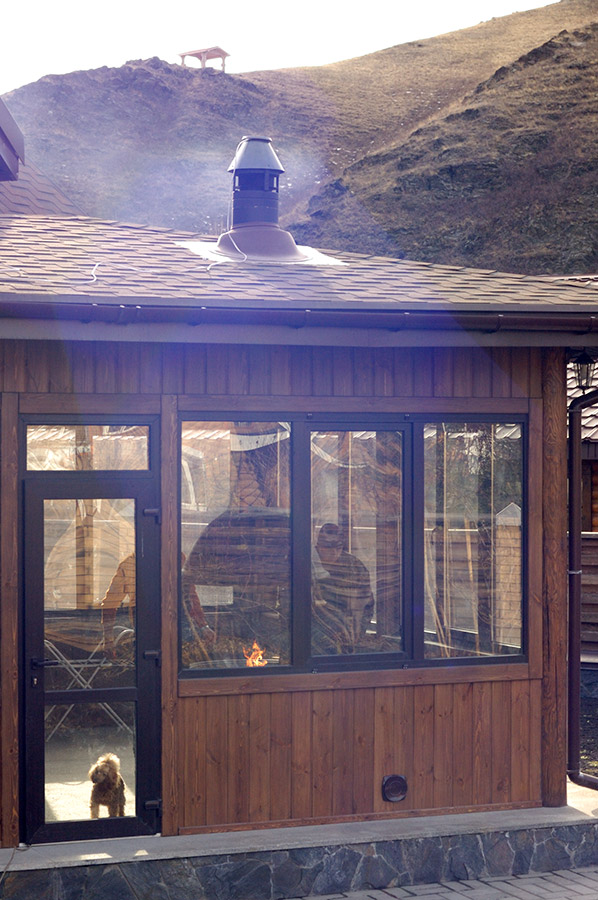 фото финского гриля барбекю аналога Tundra Grill угольно дровяной для дачи и дома, гриль-домика и загородного дома